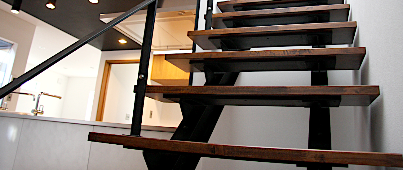 スケルトン階段